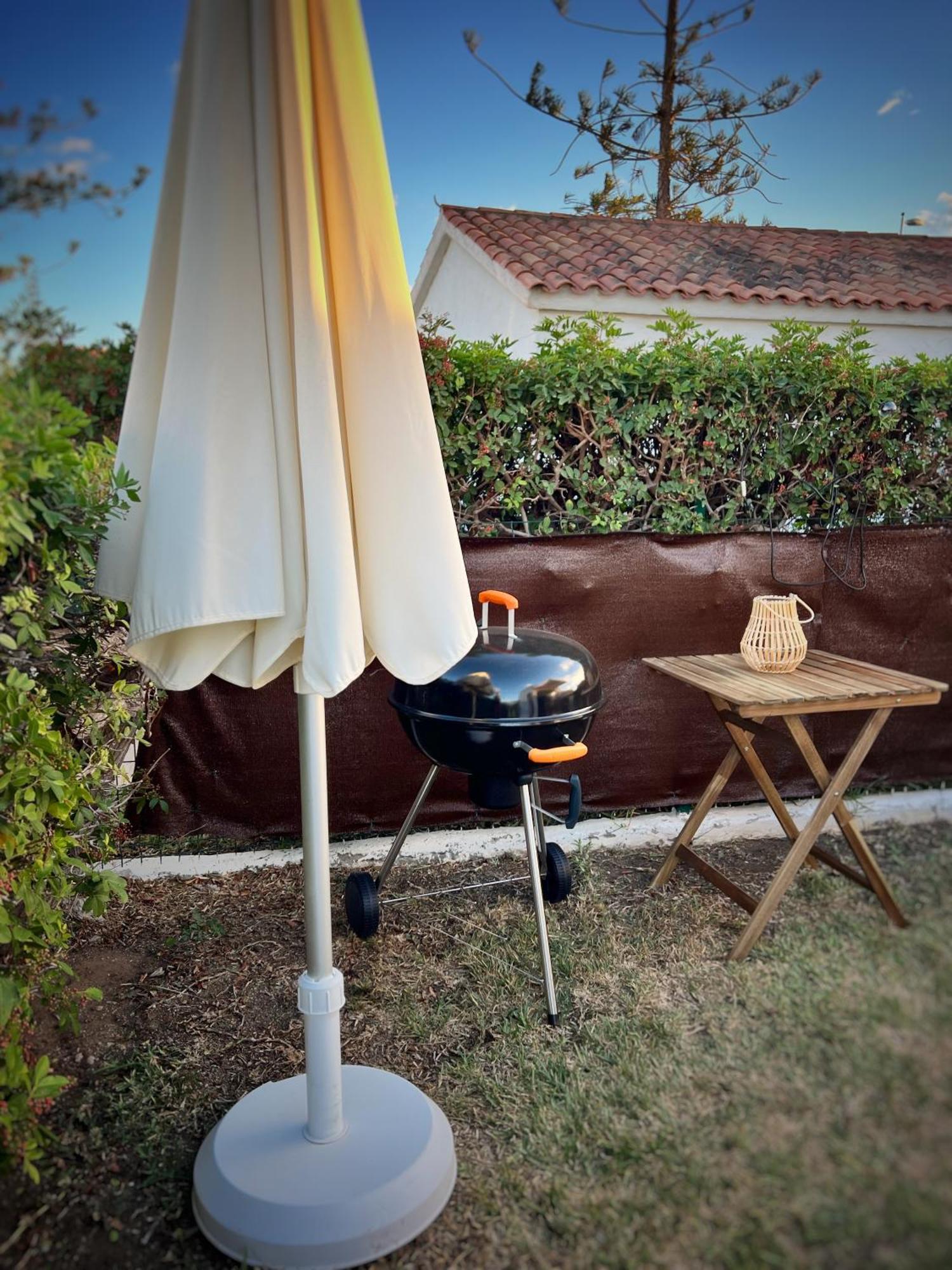 Buzzstays: 1-Bed Bungalow, Garden, Near Yumbo & Beach Maspalomas  Buitenkant foto
